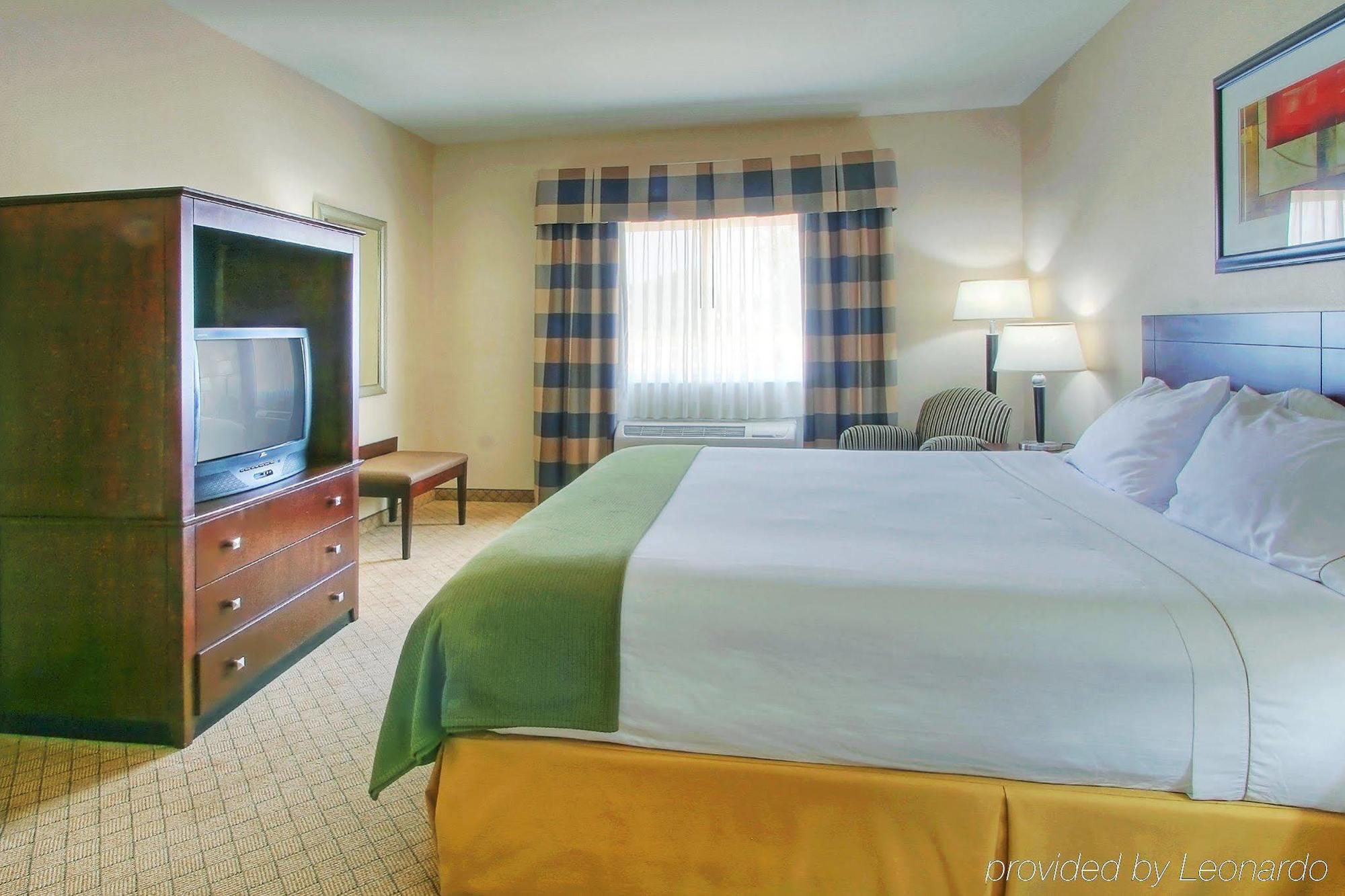 Holiday Inn Express & Suites Portales By Ihg Quarto foto