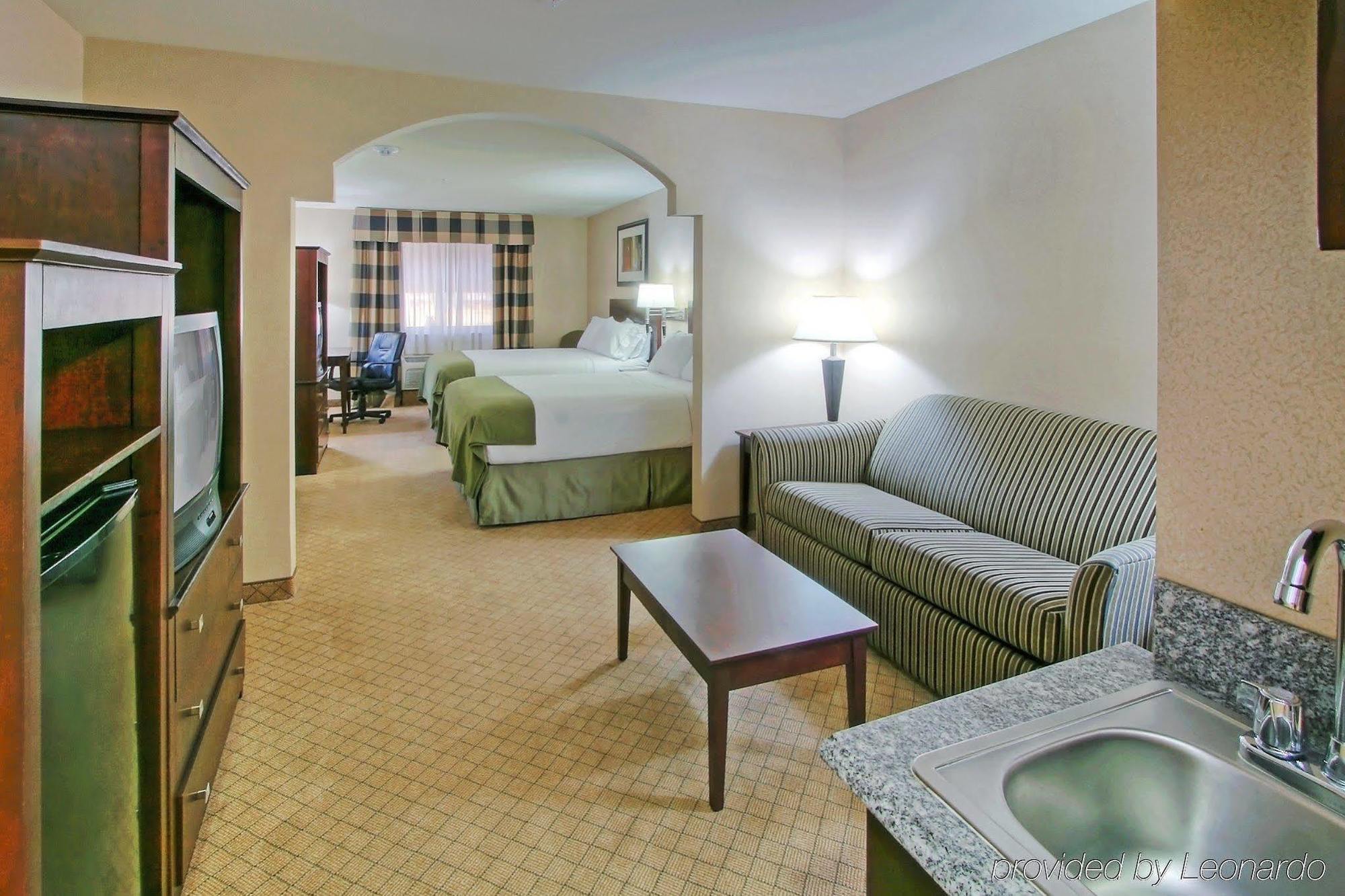 Holiday Inn Express & Suites Portales By Ihg Quarto foto